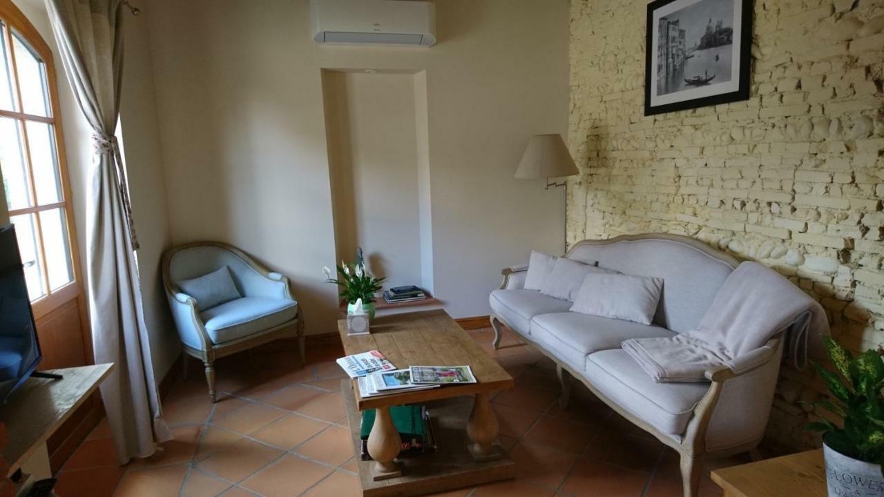 Le Clos Du Cedre Launac Eksteriør billede